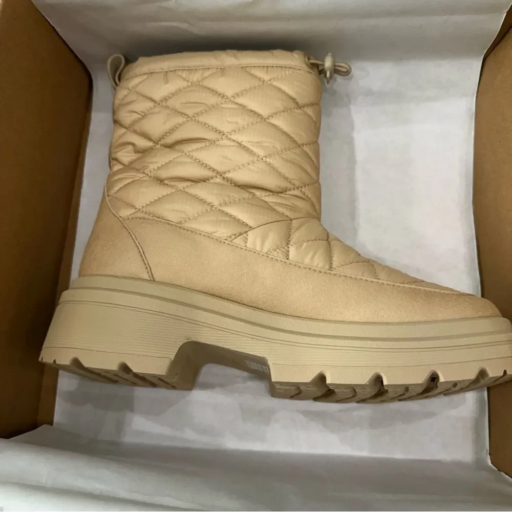 Vivaia out stock